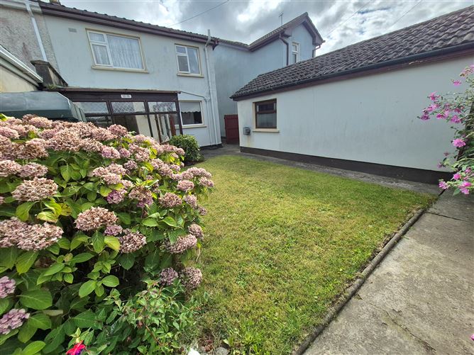 Photo 14 of 17 — 12 Hillview, Drogheda, Louth