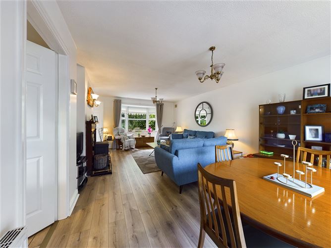 2 Showgrounds View, Ennis, Co. Clare