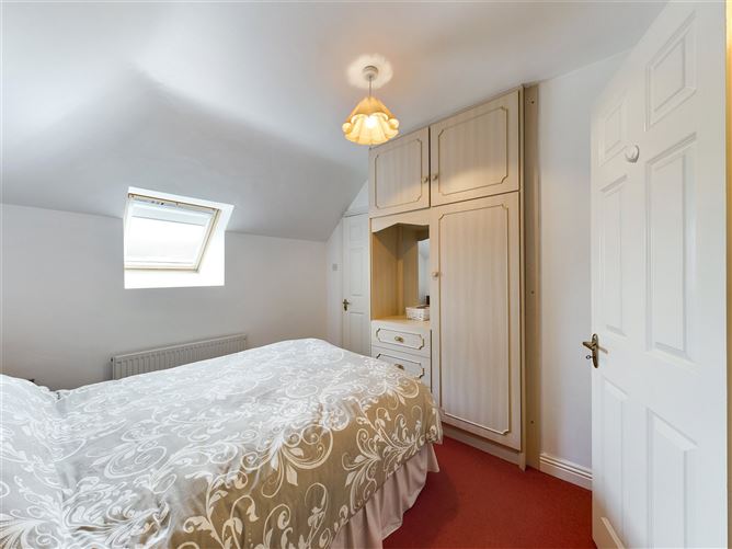 2 Showgrounds View, Ennis, Co. Clare
