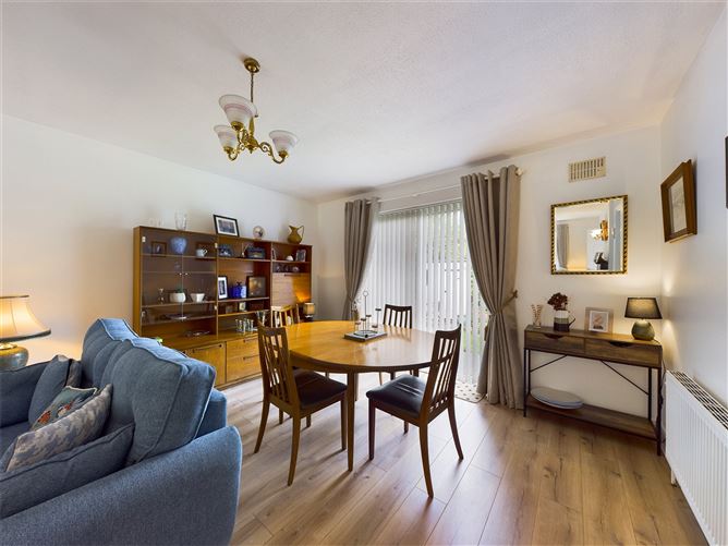 2 Showgrounds View, Ennis, Co. Clare