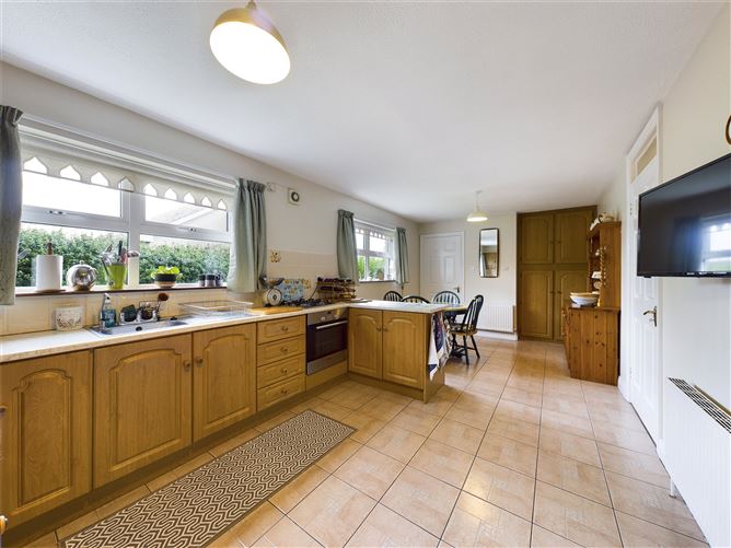 2 Showgrounds View, Ennis, Co. Clare