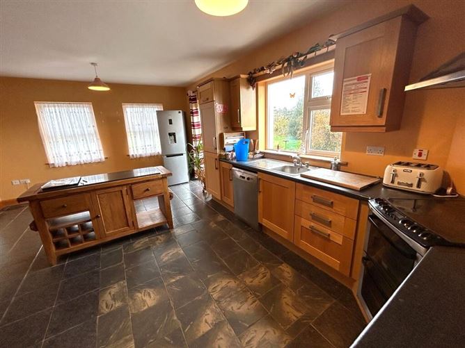 1 Sliabh Alainn, Lissyconnor, Gneeveguilla, Co. Kerry