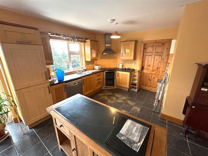 1 Sliabh Alainn, Lissyconnor, Gneeveguilla, Co. Kerry