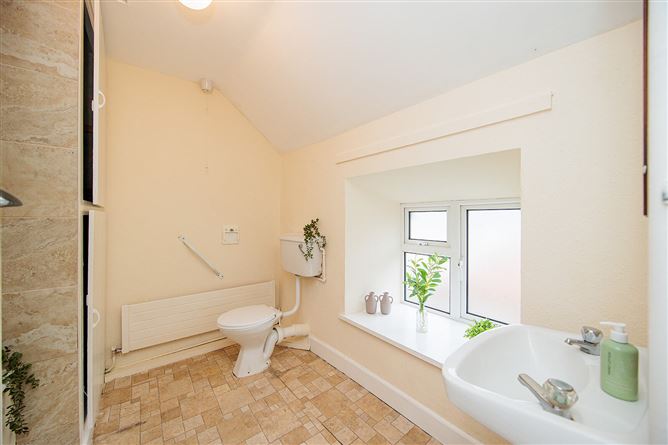 Quayside Cottage, The Quay, Thomastown, Co. Kilkenny