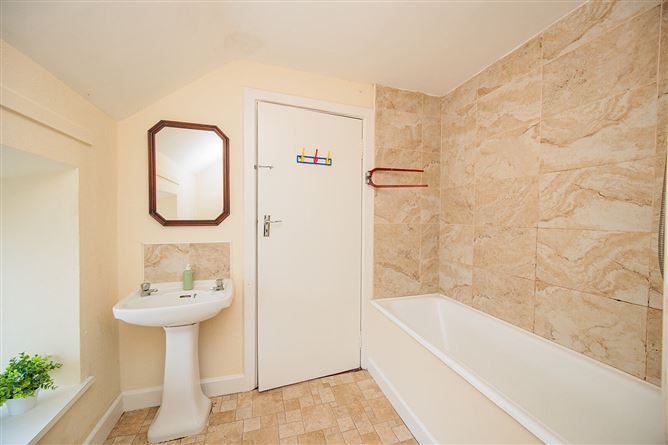 Quayside Cottage, The Quay, Thomastown, Co. Kilkenny