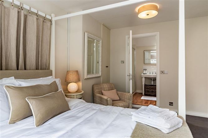 Luxury Designer Townhouse Kenmare,Henry Court