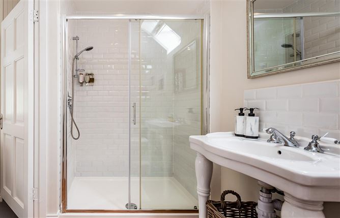 Luxury Designer Townhouse Kenmare,Henry Court