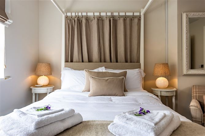 Luxury Designer Townhouse Kenmare,Henry Court