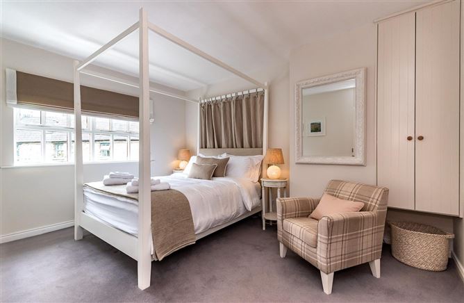 Luxury Designer Townhouse Kenmare,Henry Court