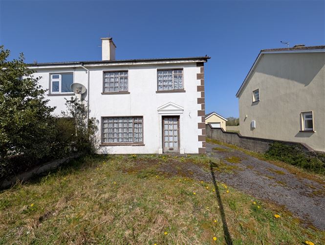 8 Gorse Grove, Foxford, Co. Mayo
