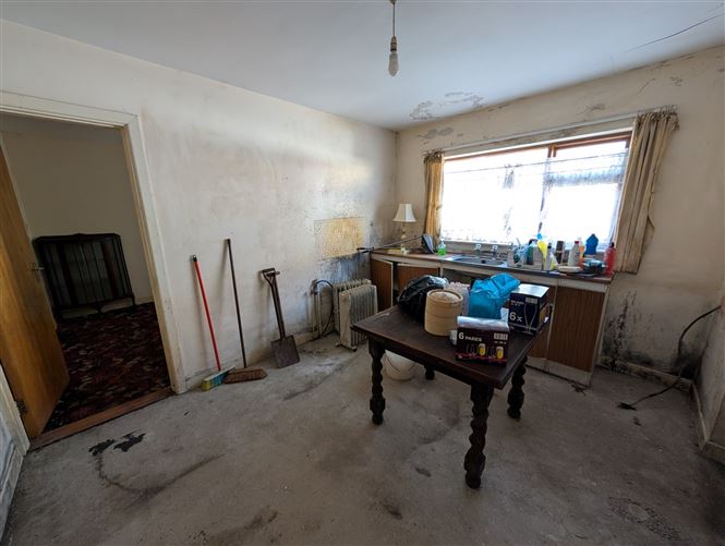 8 Gorse Grove, Foxford, Co. Mayo