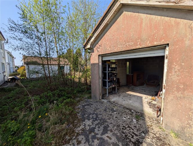 8 Gorse Grove, Foxford, Co. Mayo