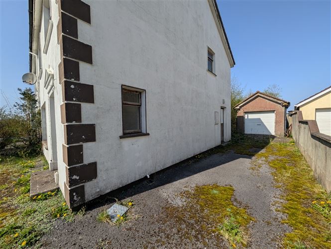 8 Gorse Grove, Foxford, Co. Mayo