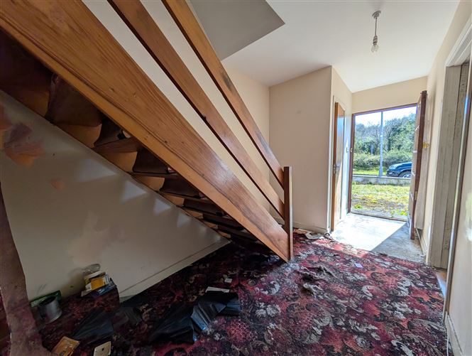 8 Gorse Grove, Foxford, Co. Mayo