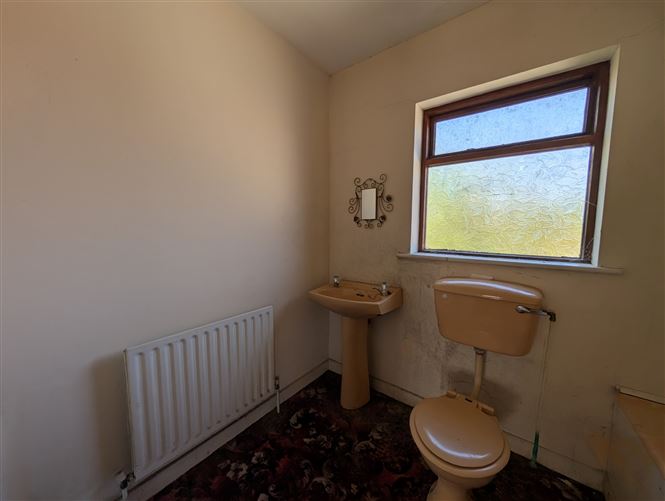 8 Gorse Grove, Foxford, Co. Mayo