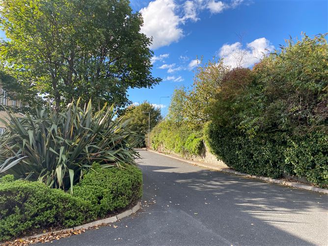 7 Hillcrest Manor, Templeogue, Dublin 6W