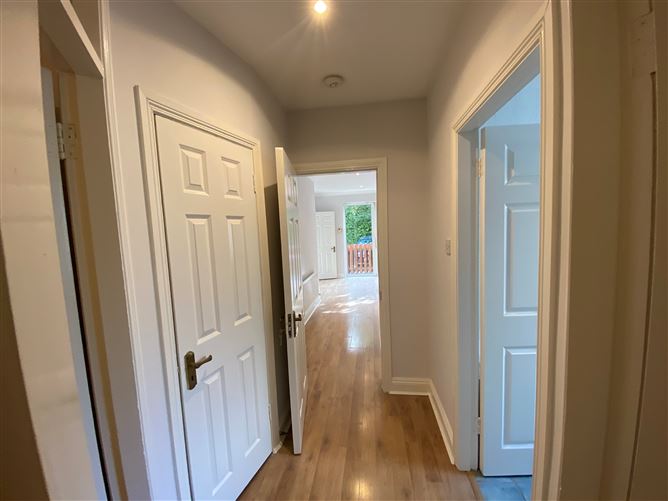 7 Hillcrest Manor, Templeogue, Dublin 6W