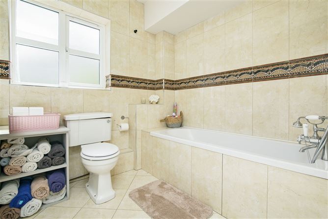 34 Whitestrand, Aylesbury Park, Sligo, Sligo