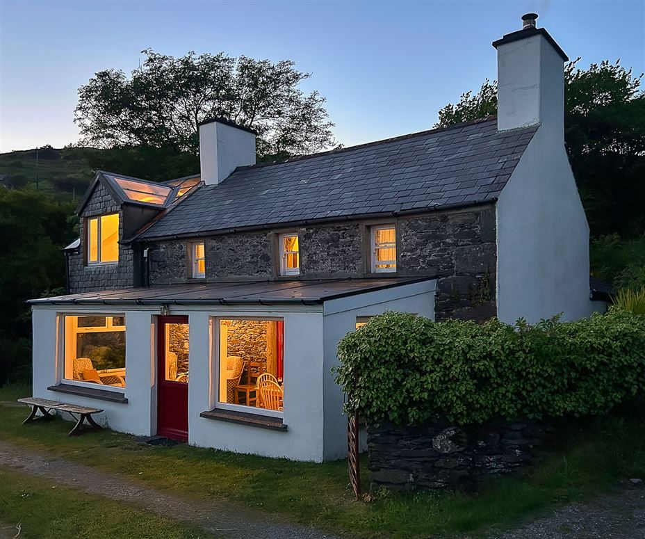 John’s House, Derrynane Beg, Caherdaniel, Co. Kerry, V23HF43 John’s House, Derrynane Beg, Caherdaniel, Co. Kerry, V23HF43