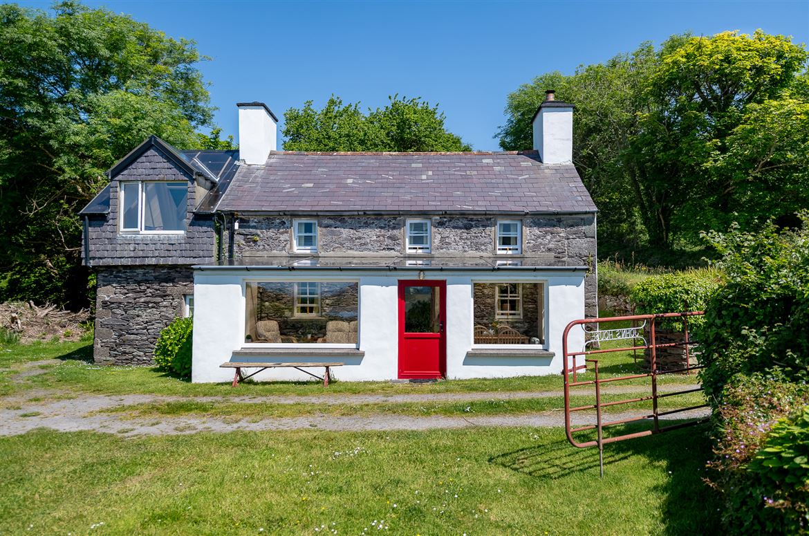 John’s House, Derrynane Beg, Caherdaniel, Co. Kerry, V23HF43 John’s House, Derrynane Beg, Caherdaniel, Co. Kerry, V23HF43