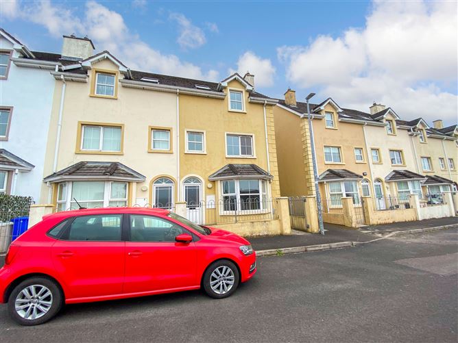 4 Na Hinsean, Manorcunningham, Co. Donegal