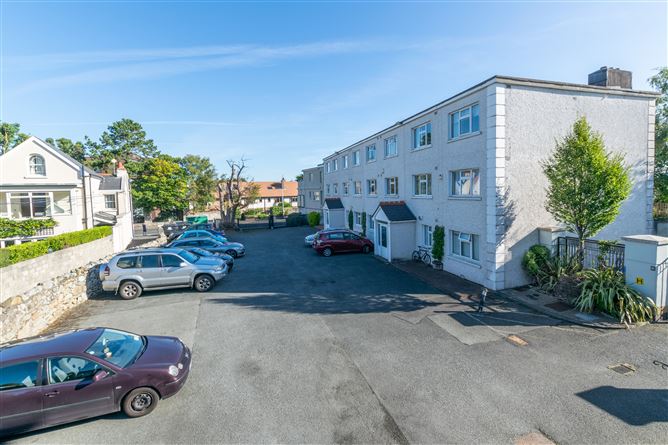 3 Albert Court, Sandycove, County Dublin