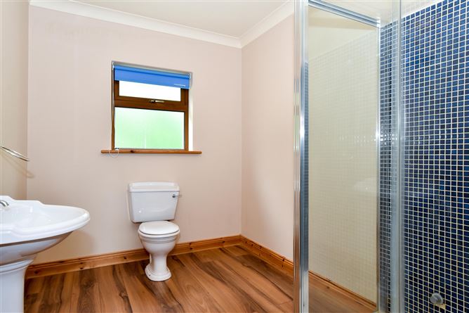 20 Pine Grove, Moycullen, Galway