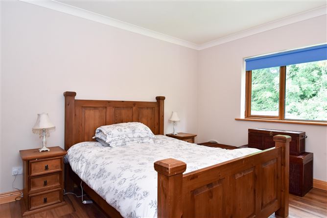 20 Pine Grove, Moycullen, Galway