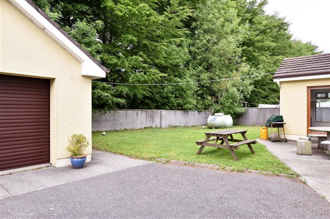 20 Pine Grove, Moycullen, Galway