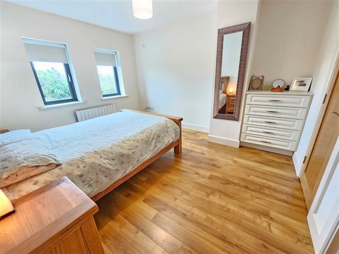 21 Meadow View, Clarecastle, Ennis, Co. Clare