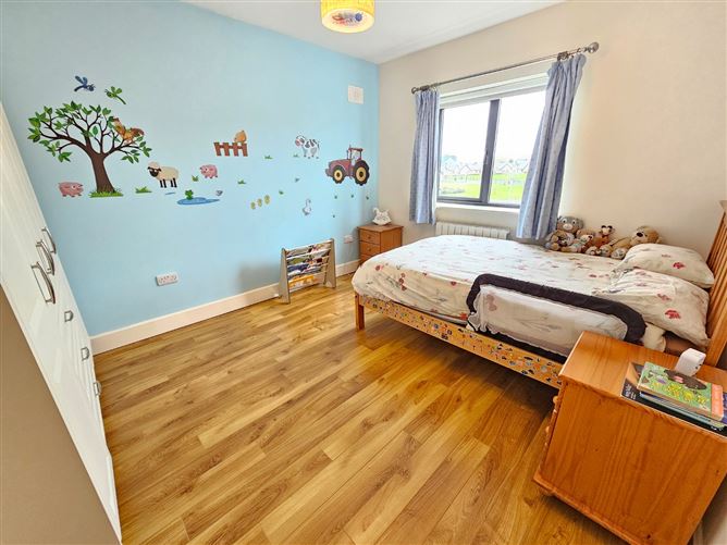 21 Meadow View, Clarecastle, Ennis, Co. Clare
