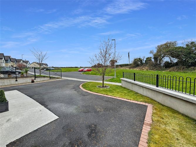 21 Meadow View, Clarecastle, Ennis, Co. Clare
