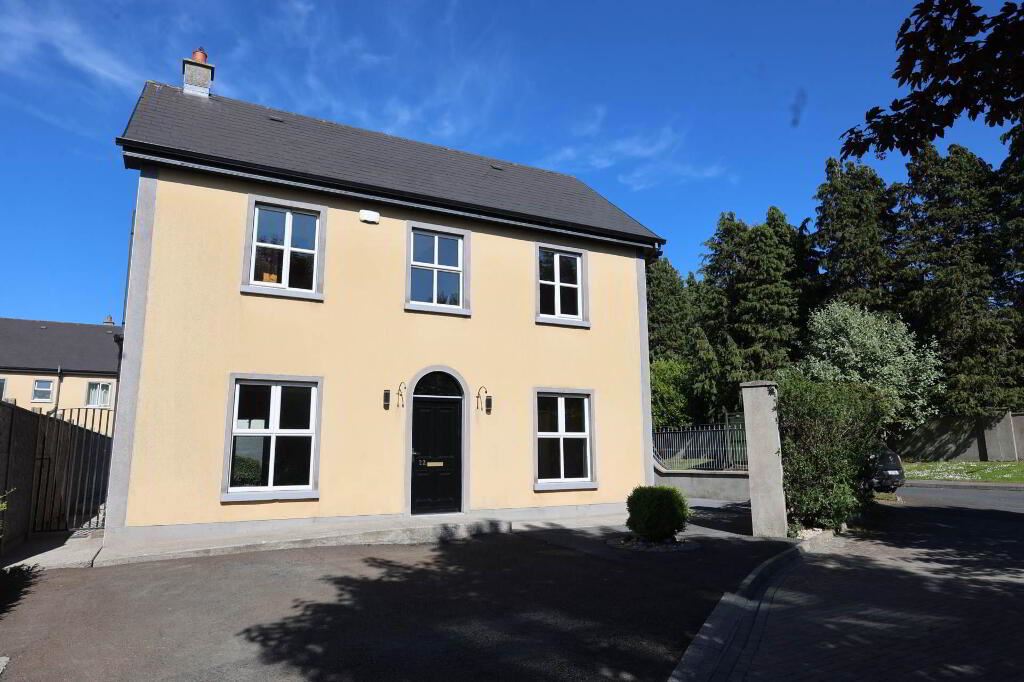 22 The Grange, Roscrea, Tipperary