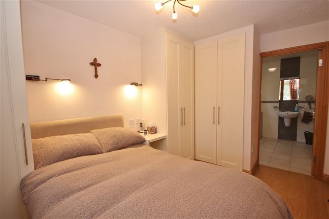 28 Kings Hall, Chapelizod, Dublin 20
