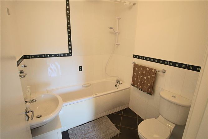 7 The Plaza, Central Park, Carrick-On-Shannon, Co. Leitrim