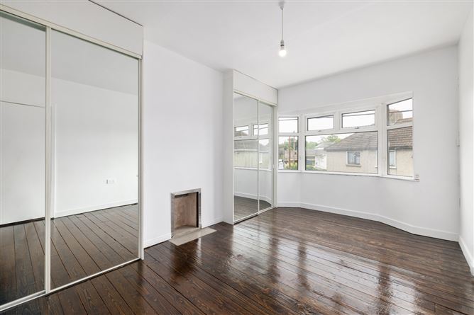 https://photos-a.propertyimages.ie/media/1/5/8/4933851/42a22648-ad9c-4cf0-aa00-557ed0a1d017_l.jpg