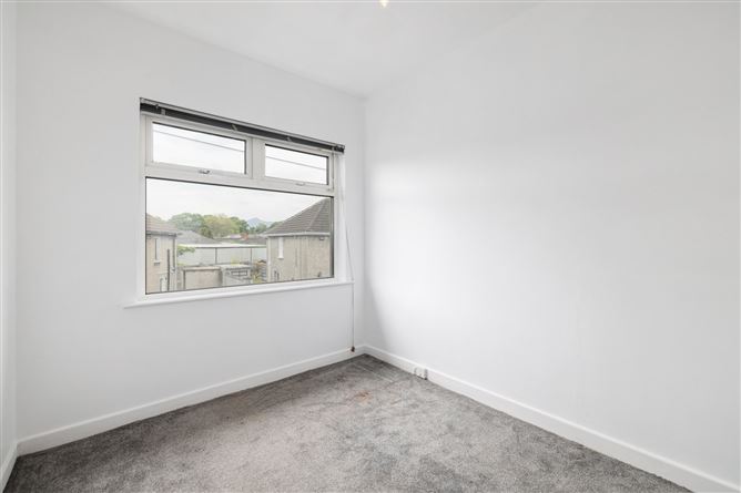 https://photos-a.propertyimages.ie/media/1/5/8/4933851/42a22648-ad9c-4cf0-aa00-557ed0a1d017_l.jpg