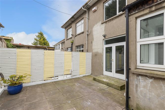 https://photos-a.propertyimages.ie/media/1/5/8/4933851/42a22648-ad9c-4cf0-aa00-557ed0a1d017_l.jpg