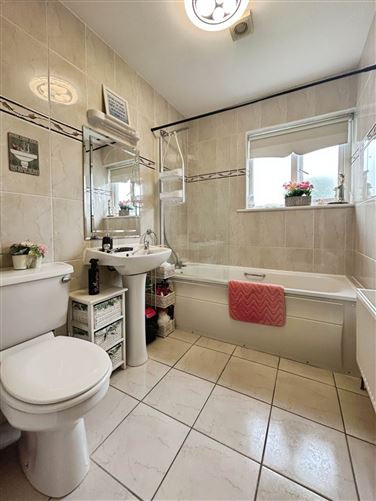 15 Ard Caoin, Gort Road, Ennis, County Clare