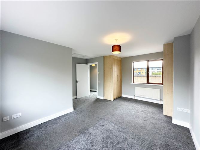 44 Castlegate Grove, Adamstown, Dublin