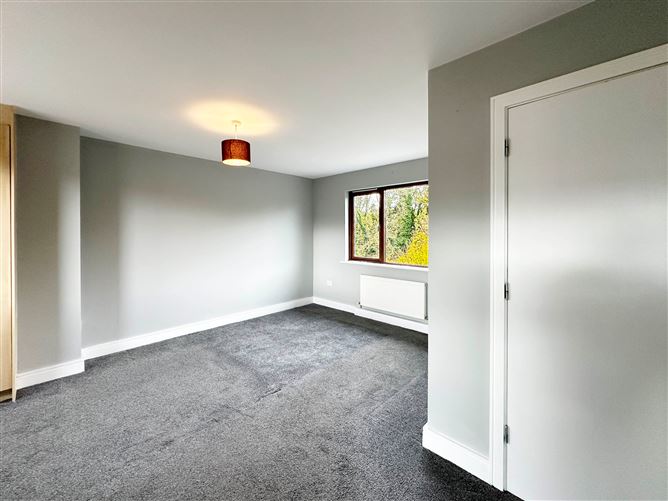 44 Castlegate Grove, Adamstown, Dublin