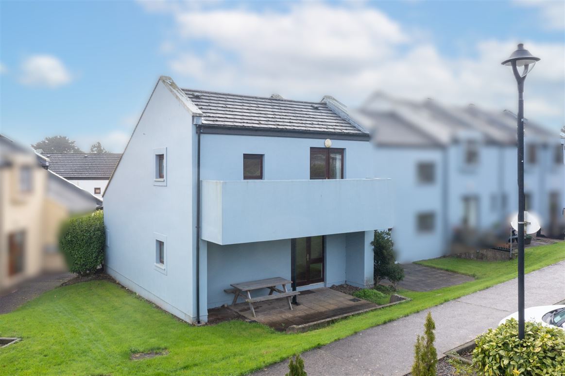 8 Carleton Village, Golf Links Road, Youghal, Co. Cork