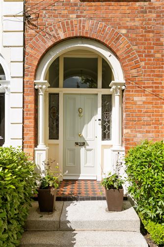 https://photos-a.propertyimages.ie/media/1/5/8/5005851/035d2b5f-8a49-49bb-9aa3-c648de944a25_l.jpg