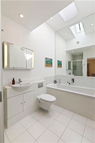 https://photos-a.propertyimages.ie/media/1/5/8/5005851/819ce4f9-2c89-4044-a83e-052b8be4e73d_l.jpg