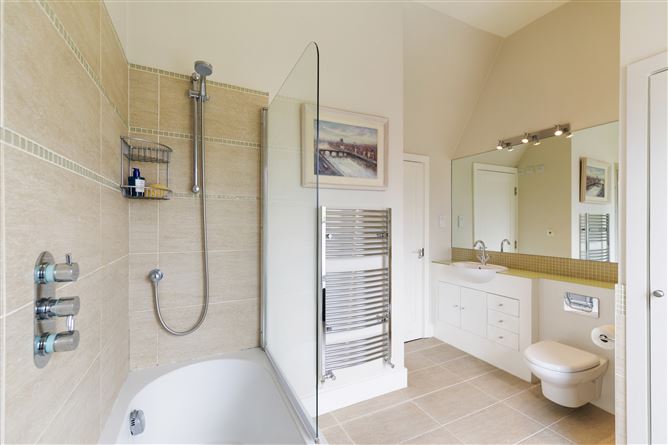 https://photos-a.propertyimages.ie/media/1/5/8/5005851/035d2b5f-8a49-49bb-9aa3-c648de944a25_l.jpg