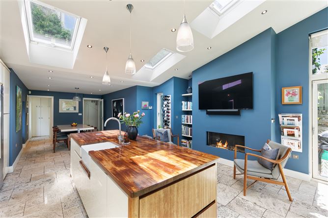 https://photos-a.propertyimages.ie/media/1/5/8/5005851/035d2b5f-8a49-49bb-9aa3-c648de944a25_l.jpg