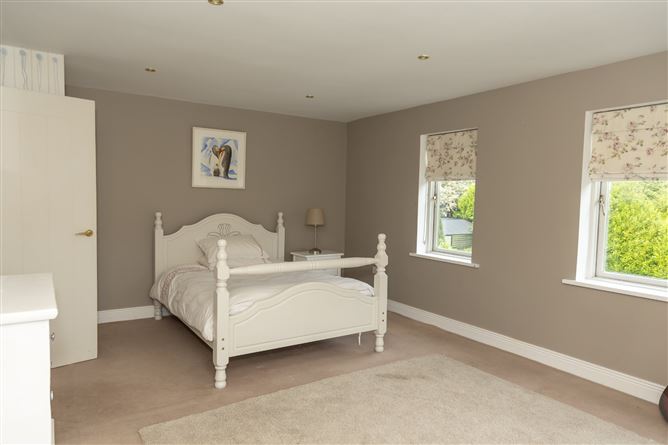 https://photos-a.propertyimages.ie/media/1/5/8/5018851/18ef78ea-bf0b-4747-a630-f23773aa698b_l.jpg