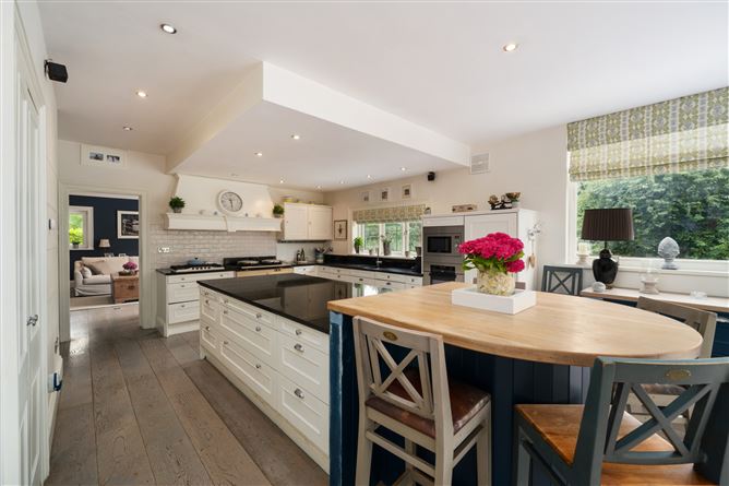 https://photos-a.propertyimages.ie/media/1/5/8/5018851/18ef78ea-bf0b-4747-a630-f23773aa698b_l.jpg