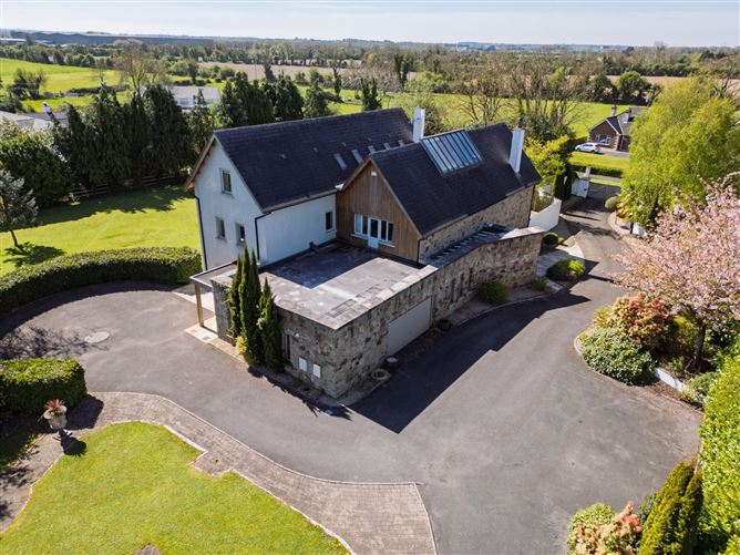 https://photos-a.propertyimages.ie/media/1/5/8/5018851/18ef78ea-bf0b-4747-a630-f23773aa698b_l.jpg