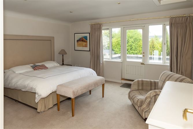https://photos-a.propertyimages.ie/media/1/5/8/5018851/18ef78ea-bf0b-4747-a630-f23773aa698b_l.jpg